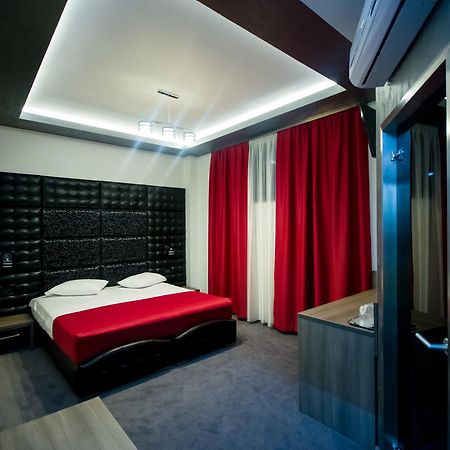 Hotel Aqua Тиргу-Жіу Екстер'єр фото