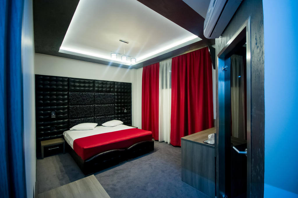 Hotel Aqua Тиргу-Жіу Екстер'єр фото