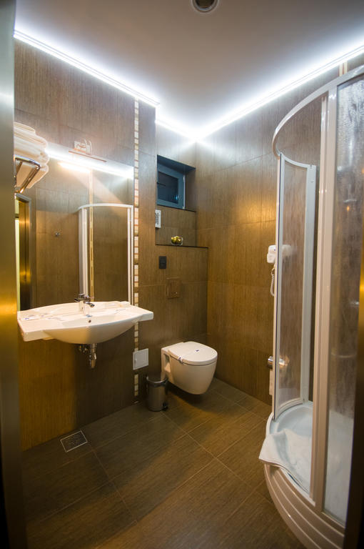 Hotel Aqua Тиргу-Жіу Номер фото