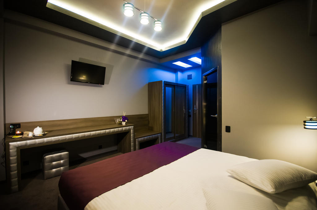 Hotel Aqua Тиргу-Жіу Номер фото